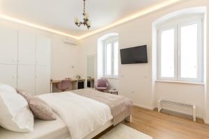 TV a/nebo společenská místnost v ubytování Luxury rooms in the center of Split - Maniva