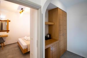 A bed or beds in a room at Petra Aqua Villa