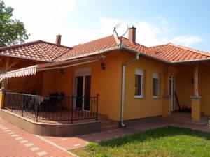 Budova, v ktorej sa dovolenkový dom nachádza