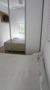 Postel nebo postele na pokoji v ubytování Apartment Ana, Vračar, Belgrade