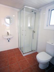 Koupelna v ubytování Casa con piscina en Cambados + 4 fotografie