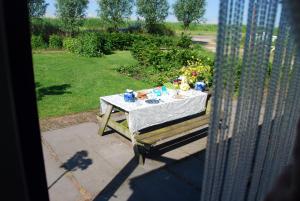 A garden outside Bed In Waterland