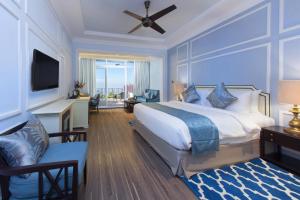 Voodi või voodid majutusasutuse Fragrant Nature Munnar - A Five Star Classified Hotel toas