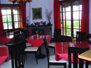 A restaurant or other place to eat at Anastasia