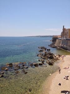 Imagen de la galería de Milonghita Camera con bagno vista mare centro storico, en Siracusa