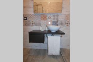 A kitchen or kitchenette at Mary's House