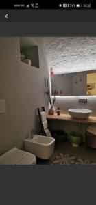 Koupelna v ubytování Nenetta Rooms & Suites Monopoli