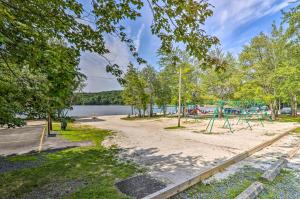 Gallery image of Updated Blakeslee Cottage with Fire Pit and Deck! in Blakeslee