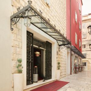 Afbeelding uit fotogalerij van Marmont Heritage Hotel in Split