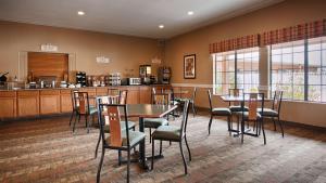 Kaffe- och tefaciliteter på Best Western Hebbronville Inn