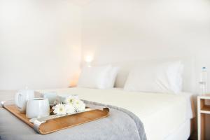 Кровать или кровати в номере Marathon Beach Resort