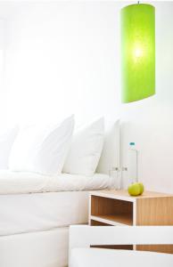 Кровать или кровати в номере Marathon Beach Resort