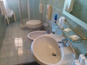 Koupelna v ubytování Hotel Blu Marlin