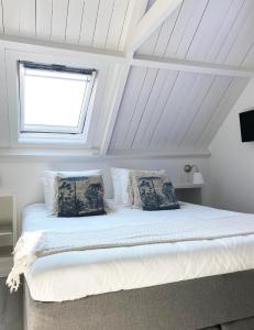 Postel nebo postele na pokoji v ubytování Beach House For You - Luxe verblijf, 5 min van het strand
