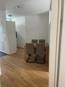 Posedenie v ubytovaní Albert Schweitzer Center Graz