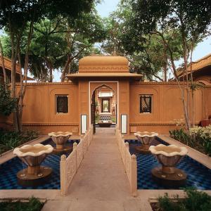 Bazén v ubytování The Oberoi Rajvilas Jaipur nebo v jeho okolí