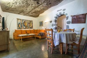 Posezení v ubytování Casa Cueva El Caidero