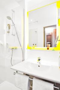 Koupelna v ubytování Ibis Styles Lille Marcq En Baroeul