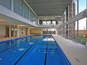 Bazén v ubytování Resort Hotel Room 273 nebo v jeho okolí + 1 fotografie