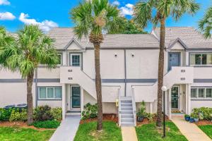 Gallery image of Happiness Comes in Waves in Cape Canaveral