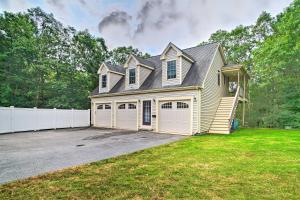 Gallery image of Cape Cod Home with Deck about 3 Miles to Beaches in Bourne