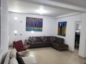 A seating area at Aima Ibagué