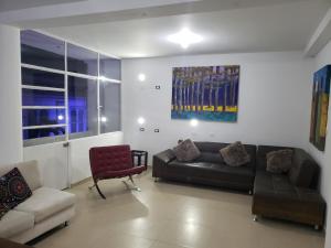 A seating area at Aima Ibagué