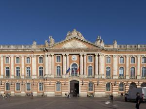 Foto de la galería de Maison Toulousaine avec jardin en Toulouse