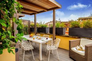 A balcony or terrace at Monti Palace Hotel