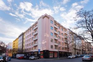 Gallery image of BRIGHT CHARMING Apt with TERRACE, PARKING & AirCo. in Prague