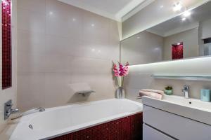 Ένα μπάνιο στο Danube Pearl Boutique Apartment