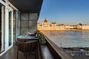 Galeriebild der Unterkunft Danube Pearl Boutique Apartment in Budapest