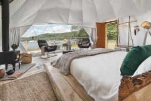 Lakeside Geo Dome Overlooking Windermere