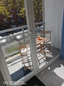 Balkón nebo terasa v ubytování City Lake Pearl #lake Jarun#green area#free parking#cafes, tram to city, markets#balcony&sunny&easy self check in 24-7