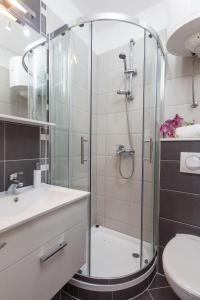 Kúpeľňa v ubytovaní Apartments Orka + 17 fotografií