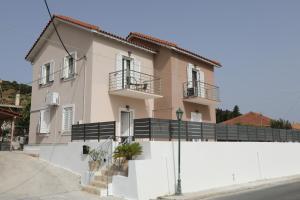 Gallery image of Angelos Apartments in Lixouri