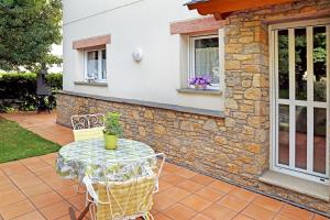 A garden outside Casa Escardill