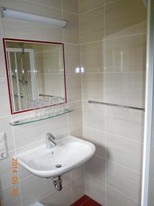 A bathroom at Pension Da Capo