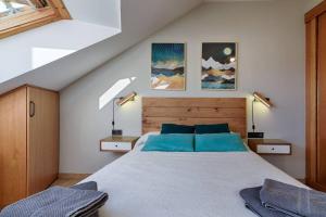 Posteľ alebo postele v izbe v ubytovaní Riazor Bay by TheBlueWaveApartments com