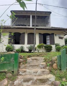 Um jardim em Pousada Siroba BEIRA RIO
