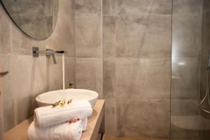 Ένα μπάνιο στο Raeti Apartments +15 φωτογραφίες