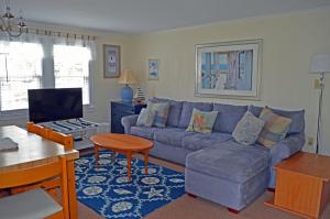 Televiisor ja/või meelelahutuskeskus majutusasutuses Edgartown Commons Vacation Apartments
