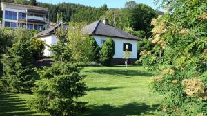 A garden outside Bungalow Möwe
