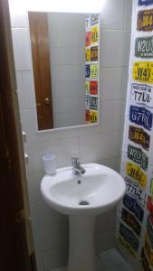 Bilik mandi di Islanet Hostel & Bar
