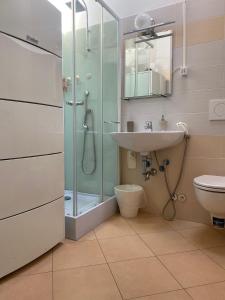A bathroom at Villa Ghisolfa by Rhospitality it