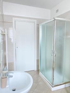 A bathroom at Villa Ghisolfa by Rhospitality it
