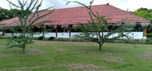 Κήπος έξω από το Hotel Cinaruco Caney