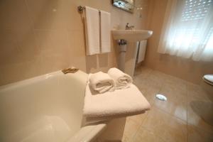 Fotografia z galérie ubytovania Hotel Río Ulla Monterroso v destinácii Monterroso