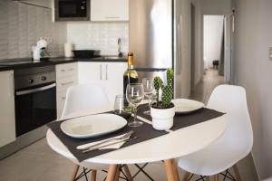 Η κουζίνα ή μικρή κουζίνα στο Luxury Senator Apartments +14 φωτογραφίες