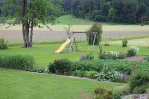 Gallery image of Les Petites Chambres de la Bleue Maison in Coeuve